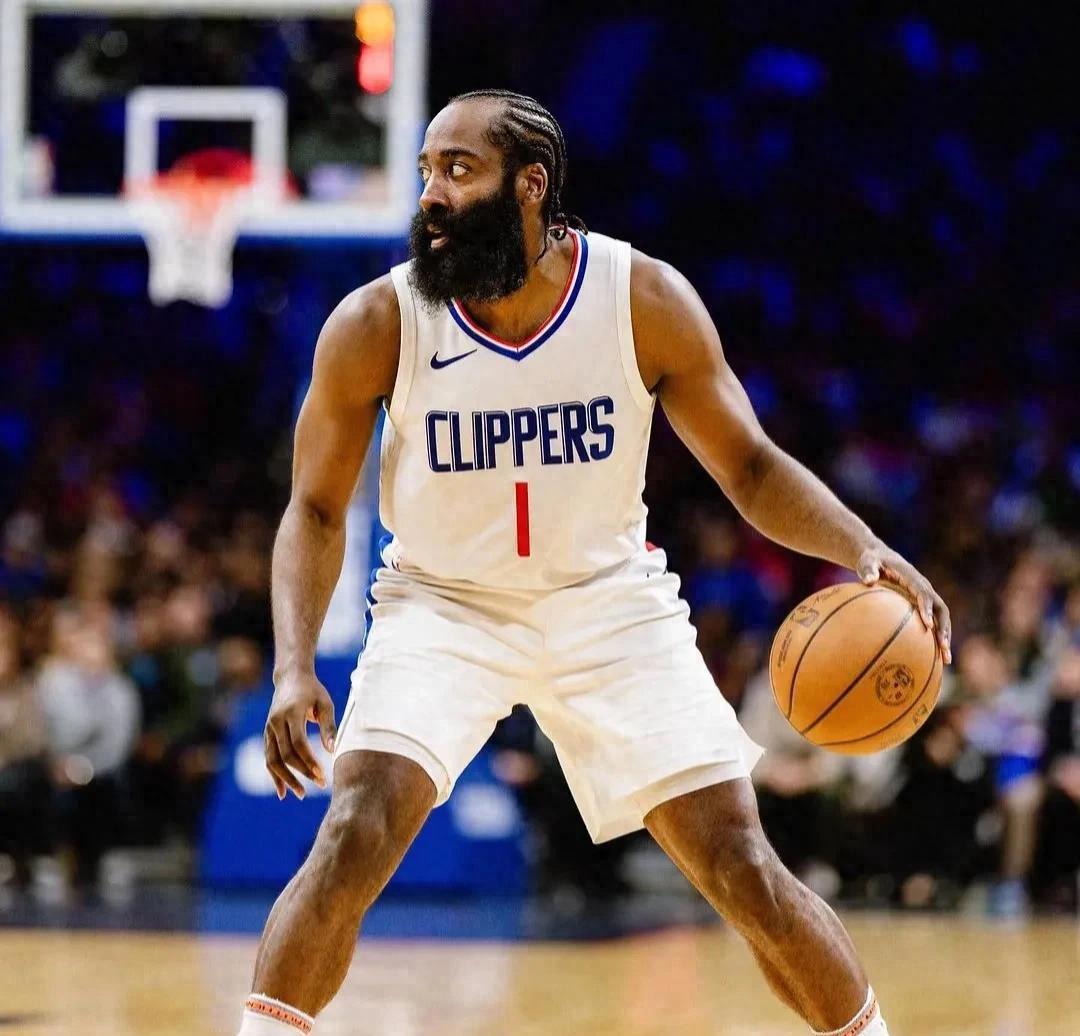 关于洛杉矶快船今晨回应争议，志在CBA季后赛名次提升，底气十足，赛季目标并未改变的信息