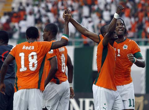 德罗巴连续十场比赛得分超过势不可挡，公牛挑战极限！的简单介绍